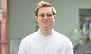 Elias Pekarski. Foto: Hermann Mareth/UKW Portraitfoto von Elias Pekarski