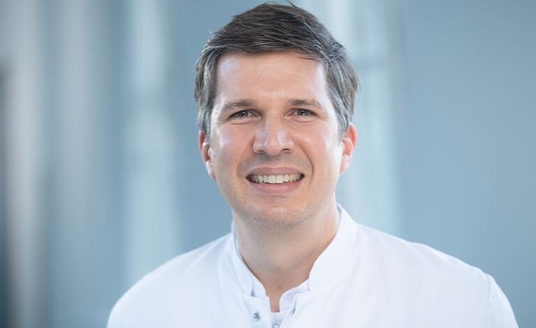 Portraitfoto von PD Dr. med. Oliver Andres