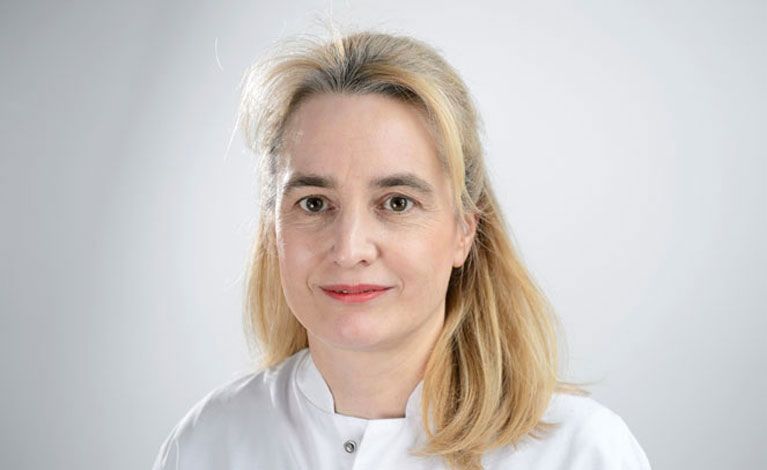 Portraitfoto von Dr. med. Annette Holl-Wieden