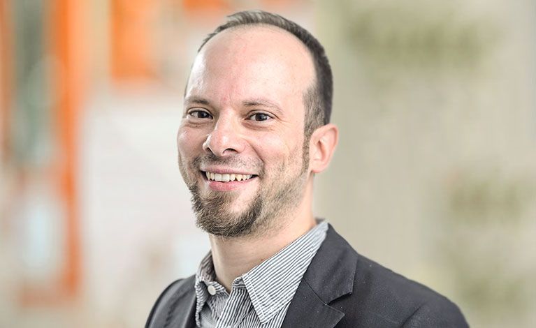 Portraitfoto von Dr. phil. Arne Bürger