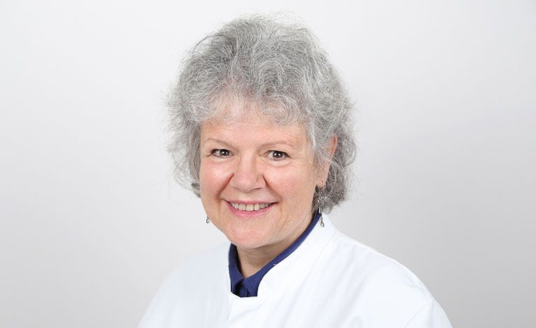 Portraitfoto von Susanne Hanusz