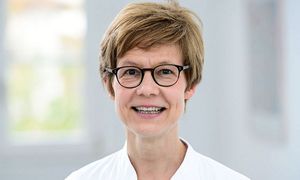 Portraitfoto: Dr. med. Johanna Stoevesandt