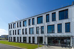 Außenansicht des Gebäudes des Deutschen Zentrums für Präventionsforschung