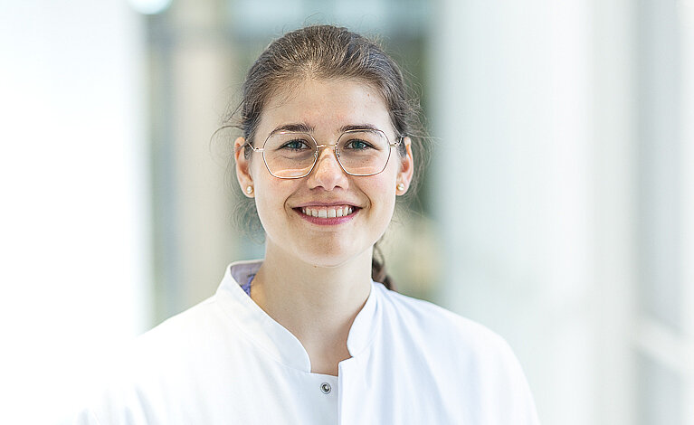 Portraitfoto von Isabella Mack