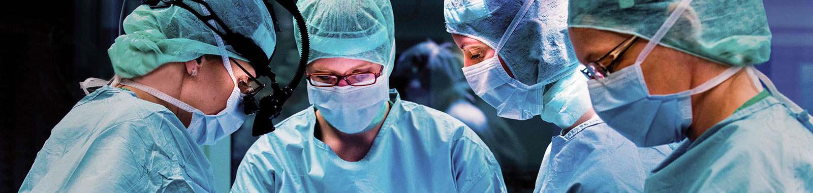 Illustrationsbild: Ärzte bei einer OP