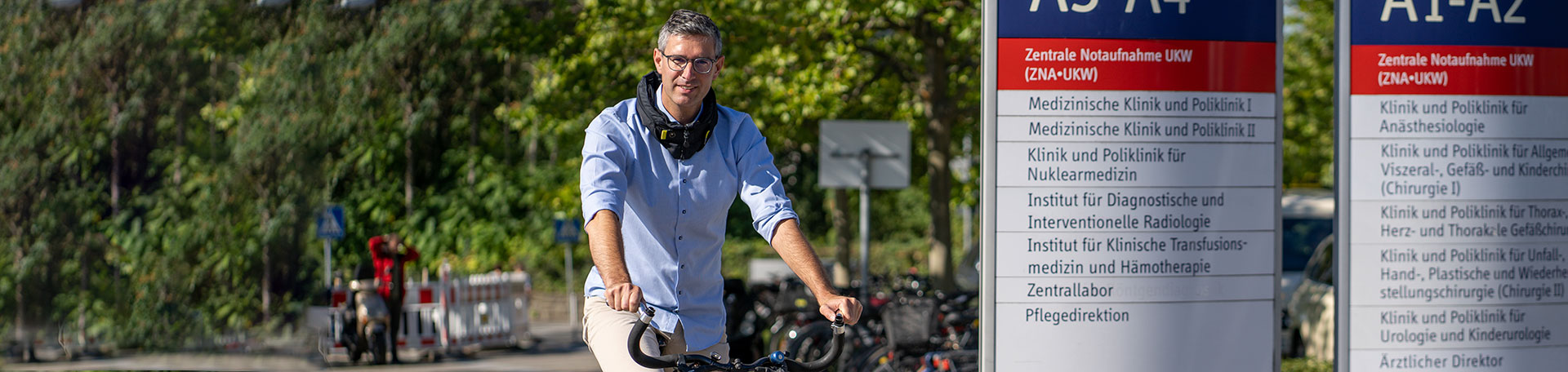 Foto von Prof. Dr. Thorsten Bley auf dem Rad