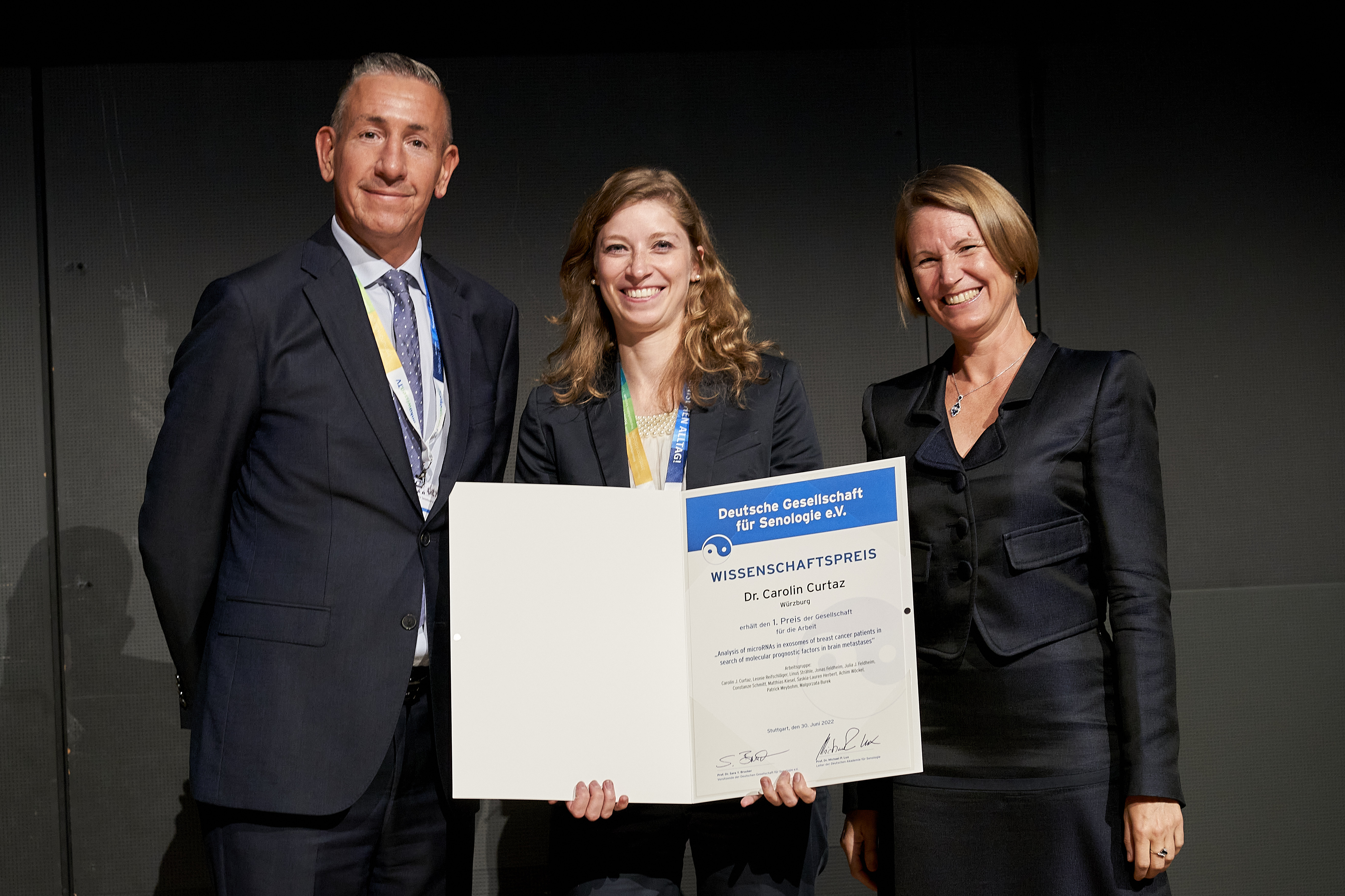 Dr. Carolin Curtaz erhält Wissenschaftspreis der Deutsche Gesellschaft für Senologie e.V. 2022