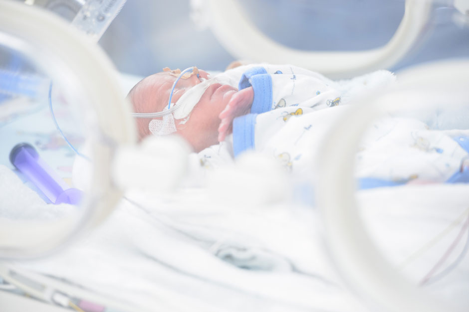 Das Perinatalzentrum des Uniklinikums Würzburg bietet bestmögliche Rahmenbedingungen für einen guten Start ins Leben – gerade auch für Frühgeborene.