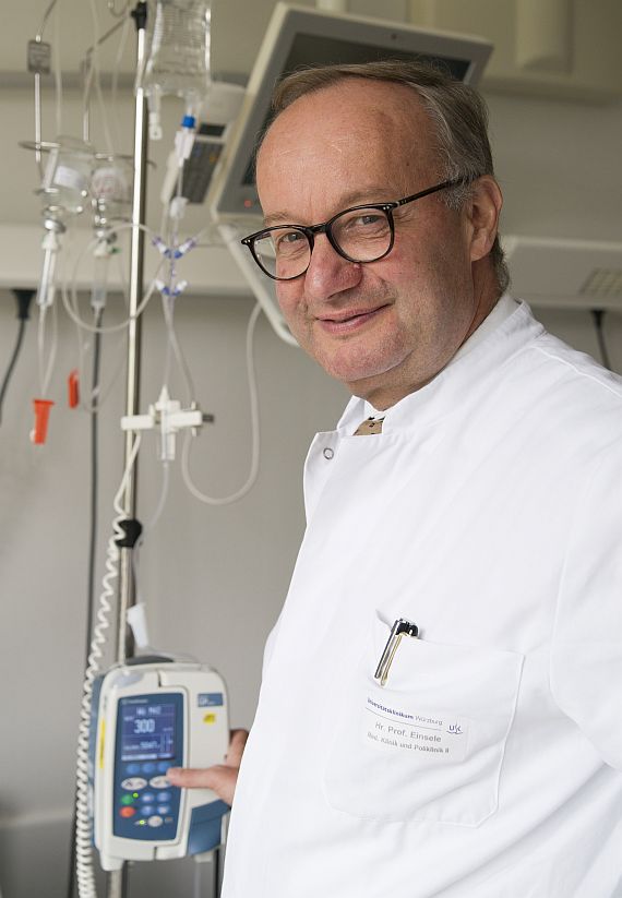 Prof. Dr. Hermann Einsele, der Direktor der Medizinischen Klinik II des Uniklinikums Würzburg