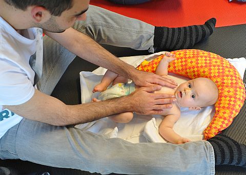 Kurs "Babymassage für Väter"
