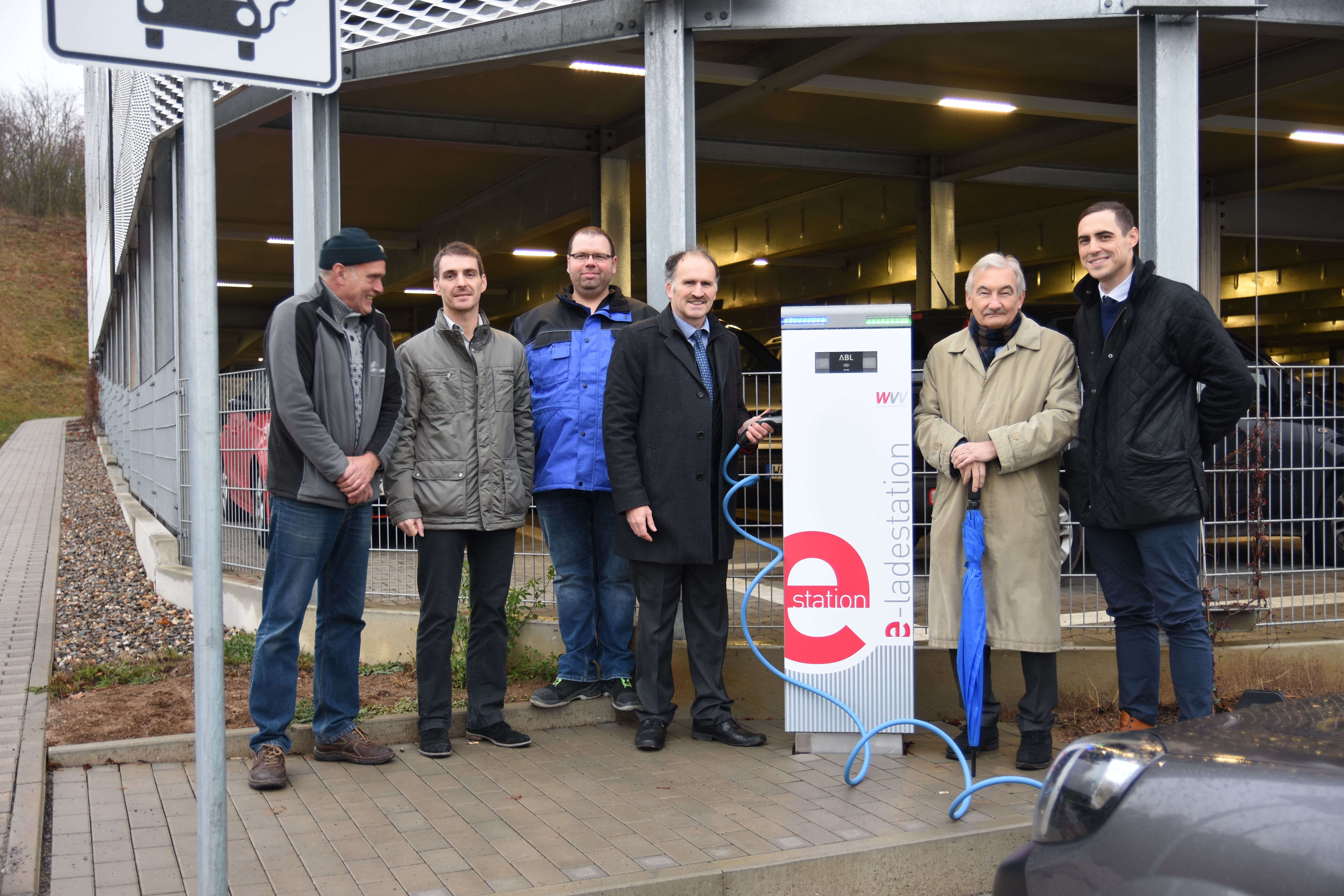 Zwei Elektro-Ladestationen im Universitätsklinikum Würzburg eröffnet