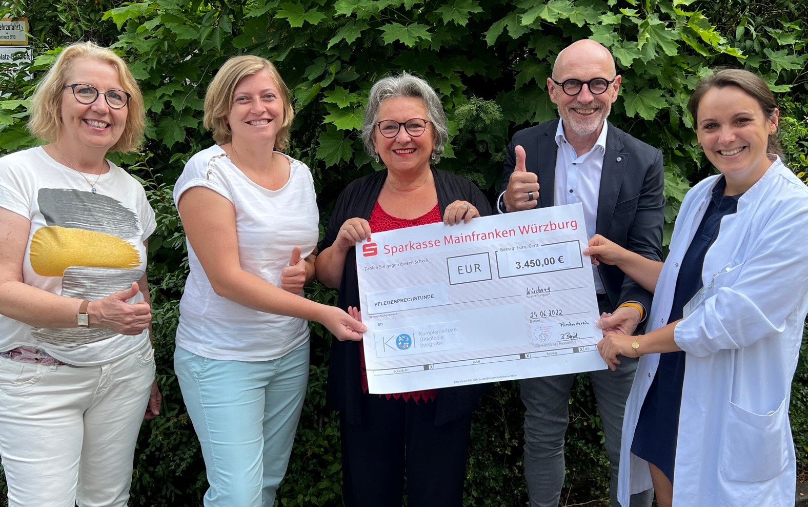 Spendenübergabe KIO-Spende am Uniklinikum Würzburg