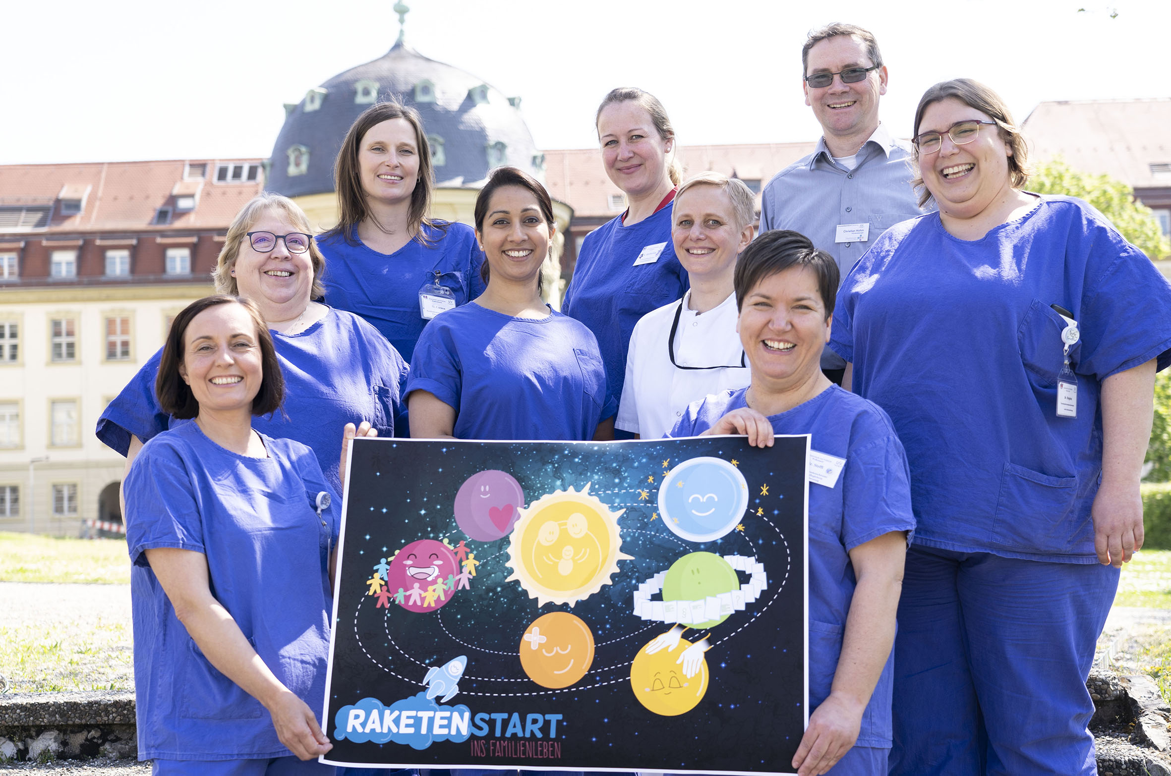 Das Elternberatungsteam der Würzburger Universitäts-Kinderklinik präsentiert ihr neues Kursangebot für Familien mit Frühgeborenen oder kranken Neugeborenen.