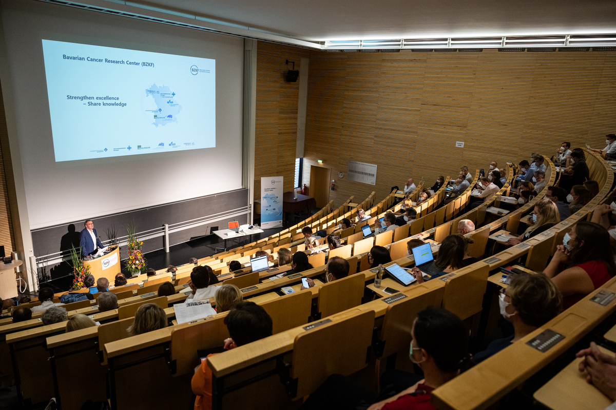 Präsentation der erzielten Fortschritte des letzten Jahres im Rahmen des 2. BZKF Netzwerktreffens am Universitätsklinikum Regensburg. Copyrights (© Matthias Merz Fotografie) 