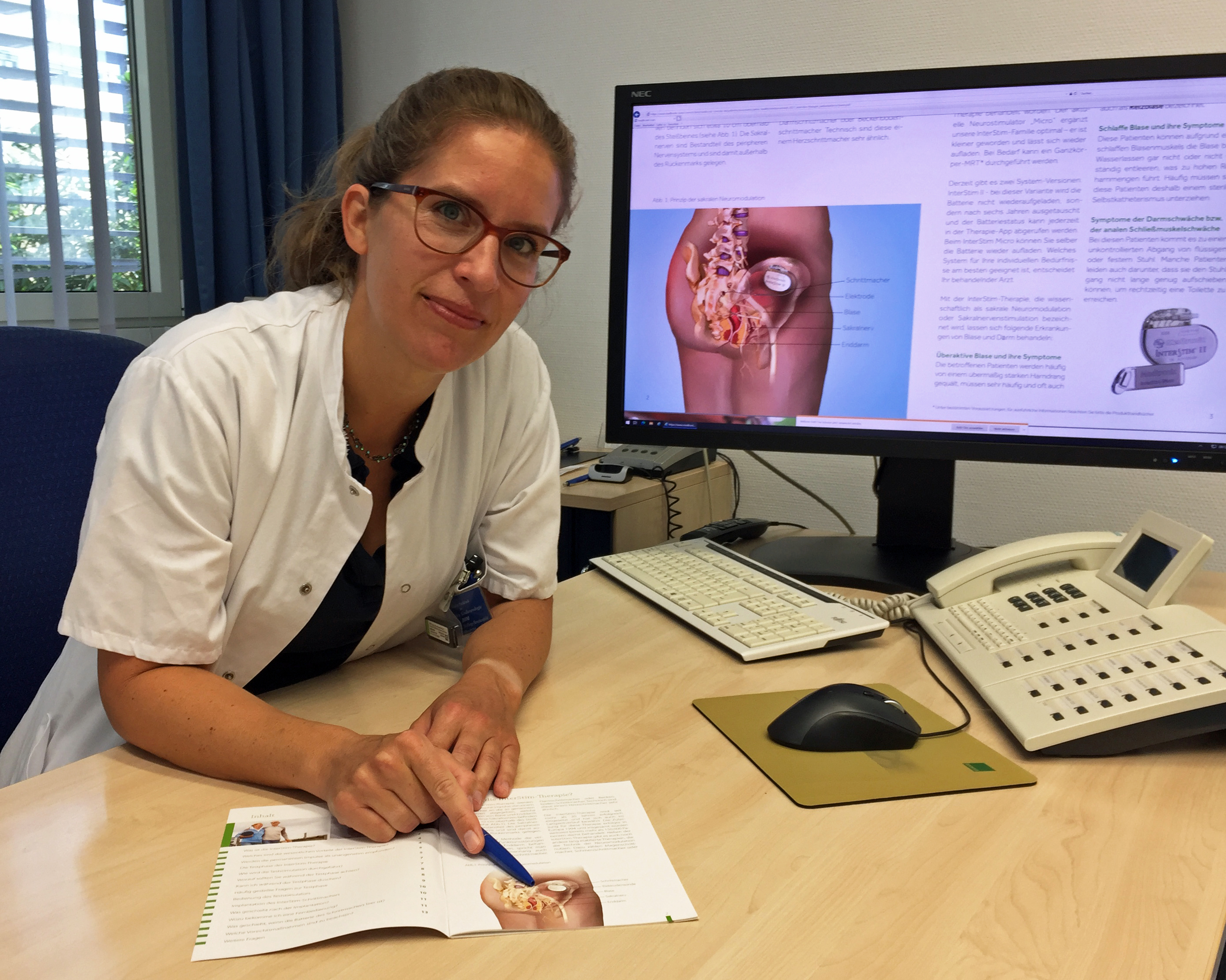 Dr. Christine Höfling-Streitenfeld leitet die Neuro-Urologische Sprechstunde am Uniklinikum Würzburg.