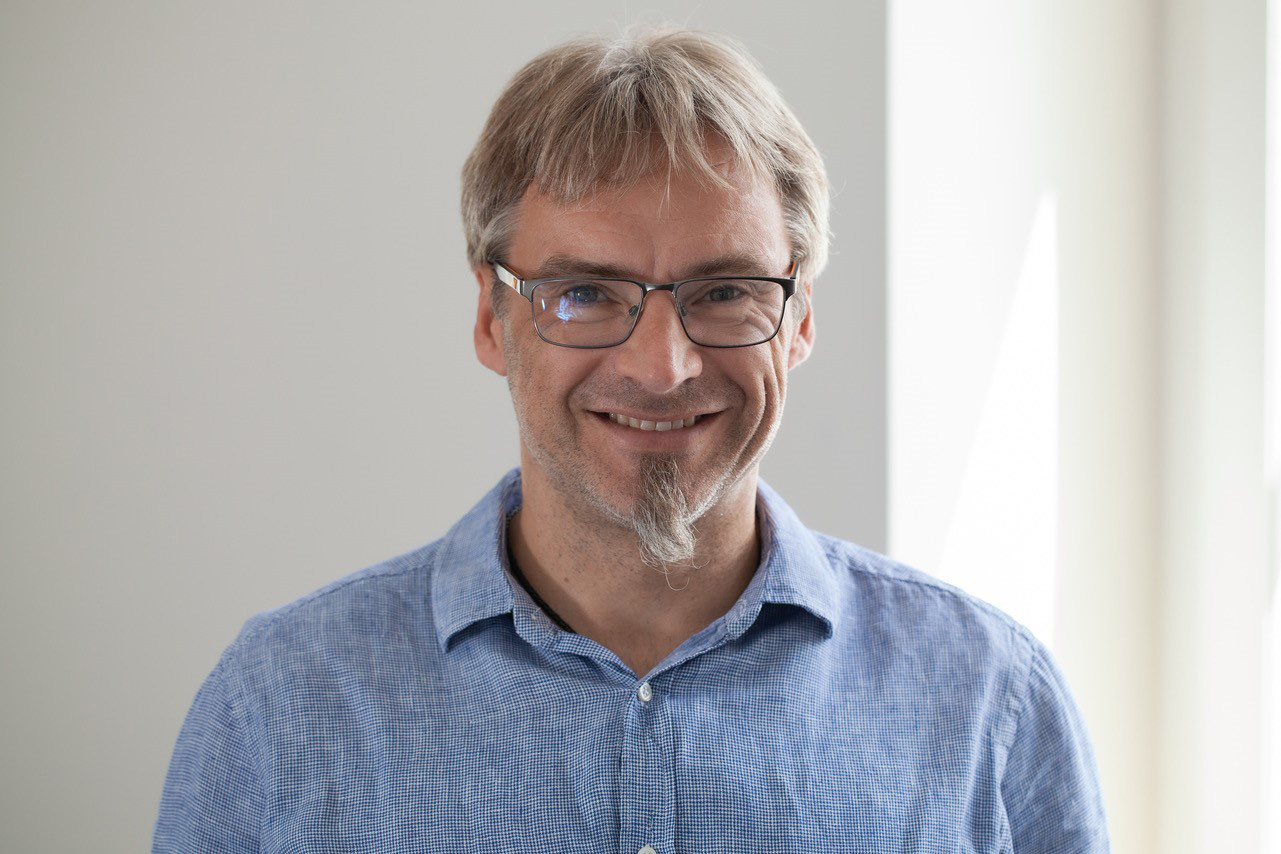 Foto zeigt Prof. Jürgen Groll.