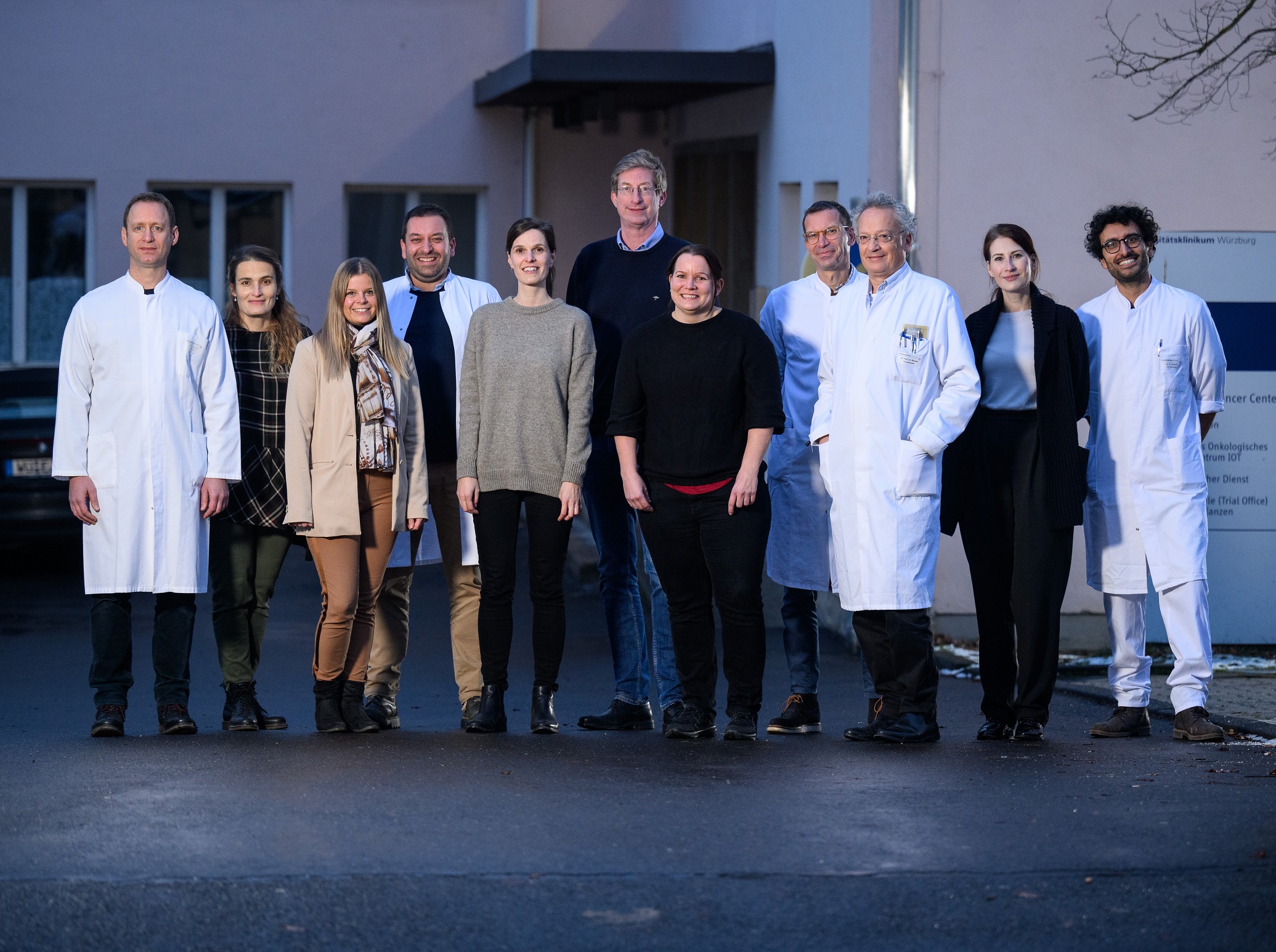 Dr. Alexander Kerscher, Dr. Diana Haake, Nina Roth, Dr. Markus Krebs, Dr. Katja Maurus, Prof. Andreas Rosenwald, Dr. Silke Appenzeller, Prof. Volker Kunzmann, Prof. Ralf Bargou, Dr. Dr. Elena Gerhard-Hartmann, Dr. Mithun Scheytt.