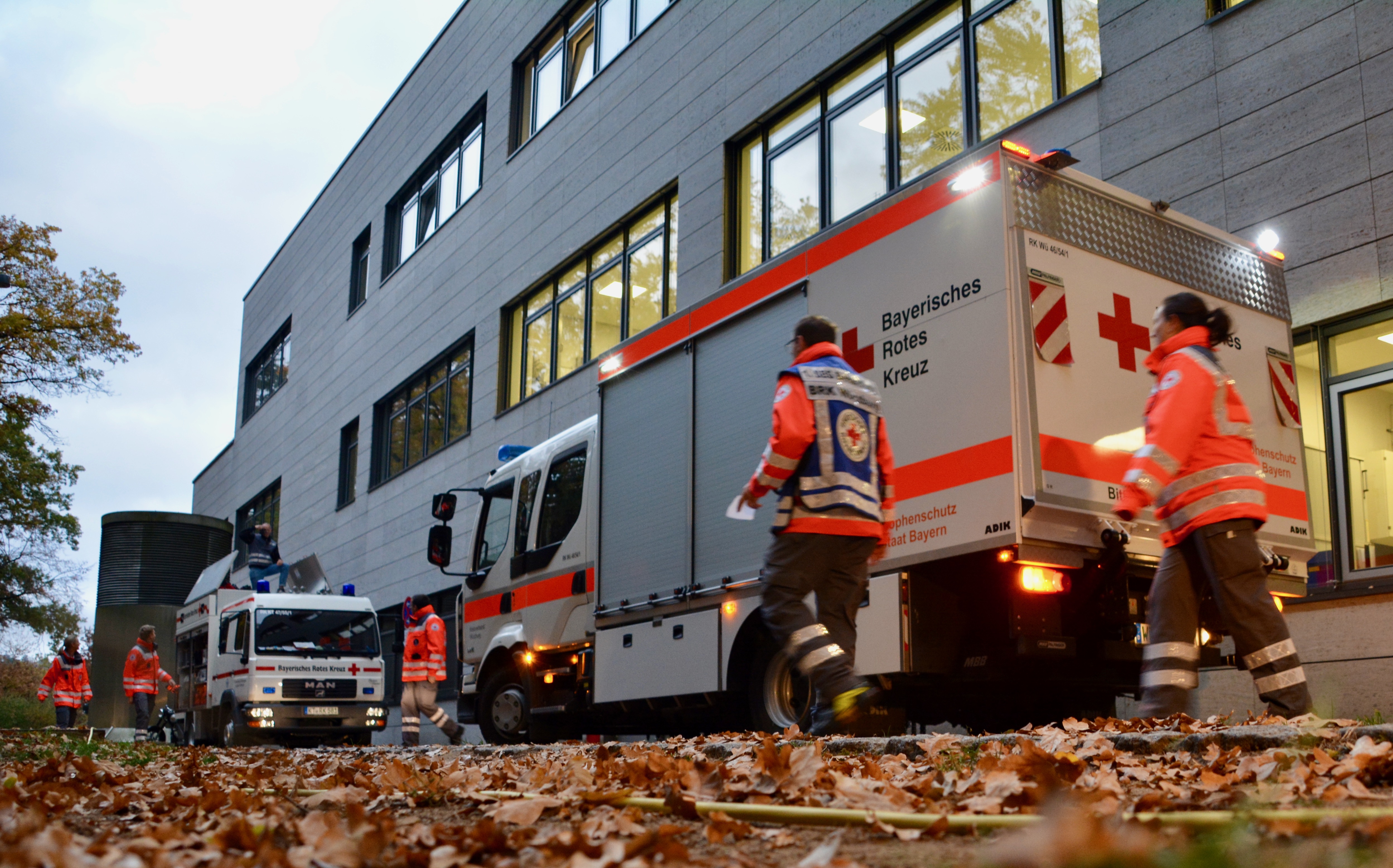  Regelmäßige Übungen sind wichtig für einen guten Bevölkerungsschutz, hier ein Bild einer vergangenen gemeinsamen Übung von BRK und UKW. Foto: BRK / Schwarz.