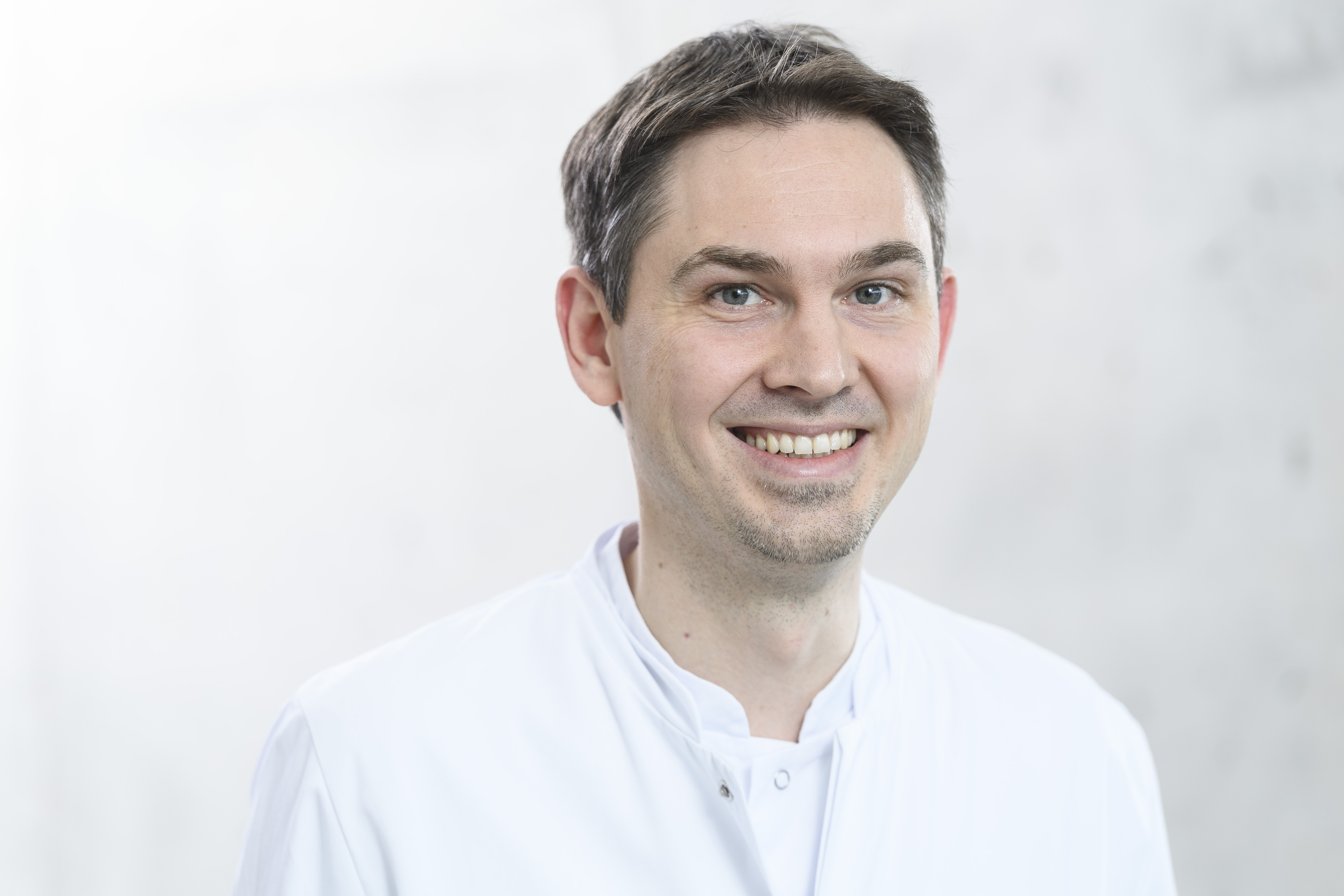 Alexander Hann hält seit März 2023 die neue Professur für Digitale Transformation in der Gastroenterologie