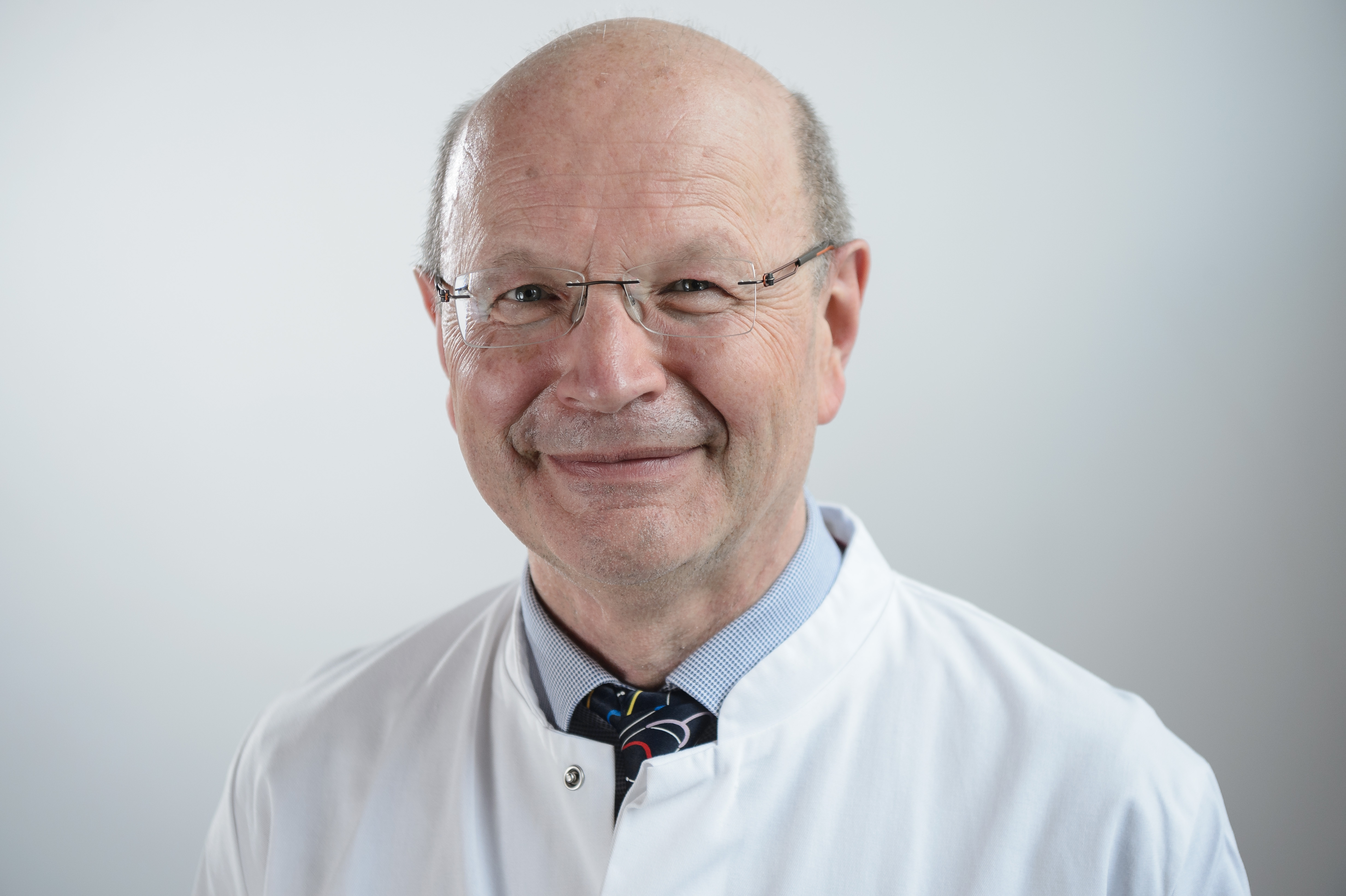 Prof. Dr. Paul-Gerhardt-Schlegel, Leiter des Schwerpunkts Pädiatrische Hämatologie, Onkologie und Stammzelltransplantation des Uniklinikums Würzburg (UKW). 