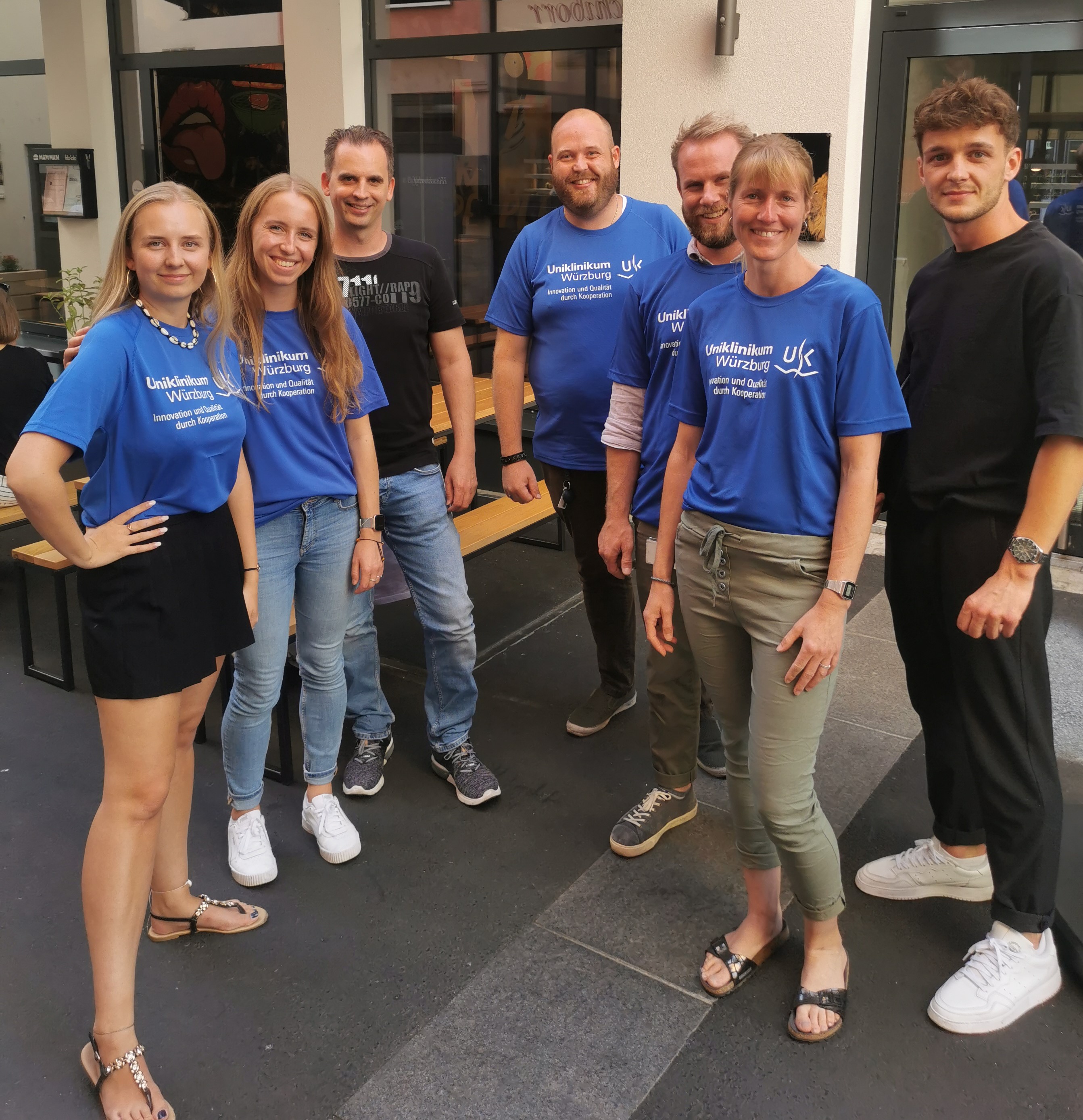 Ausbilderinnen und Ausbilder des UKW beim ersten „Career meets Burger“ Event im Juli 2022.