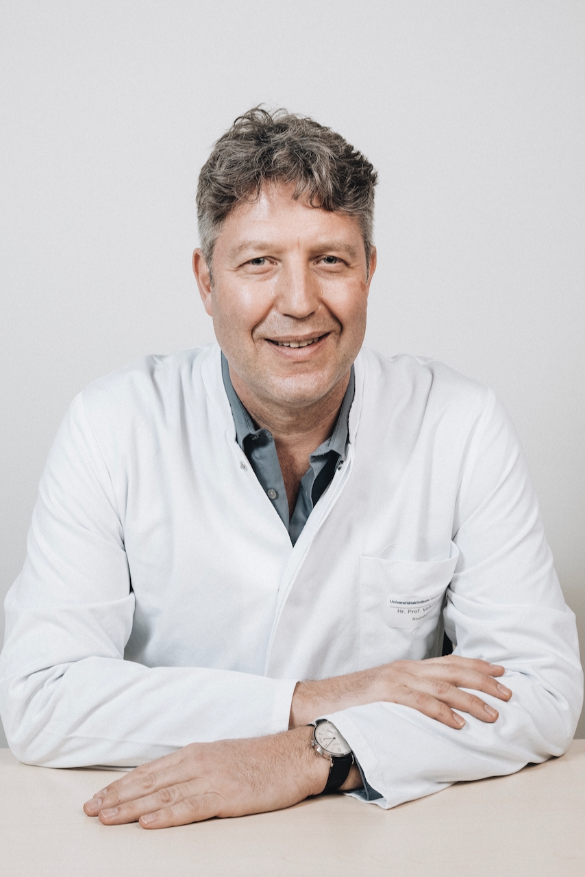 Prof. Dr. Jens Volkmann der Neurologischen Klinik am Universitätsklinikum Würzburg 