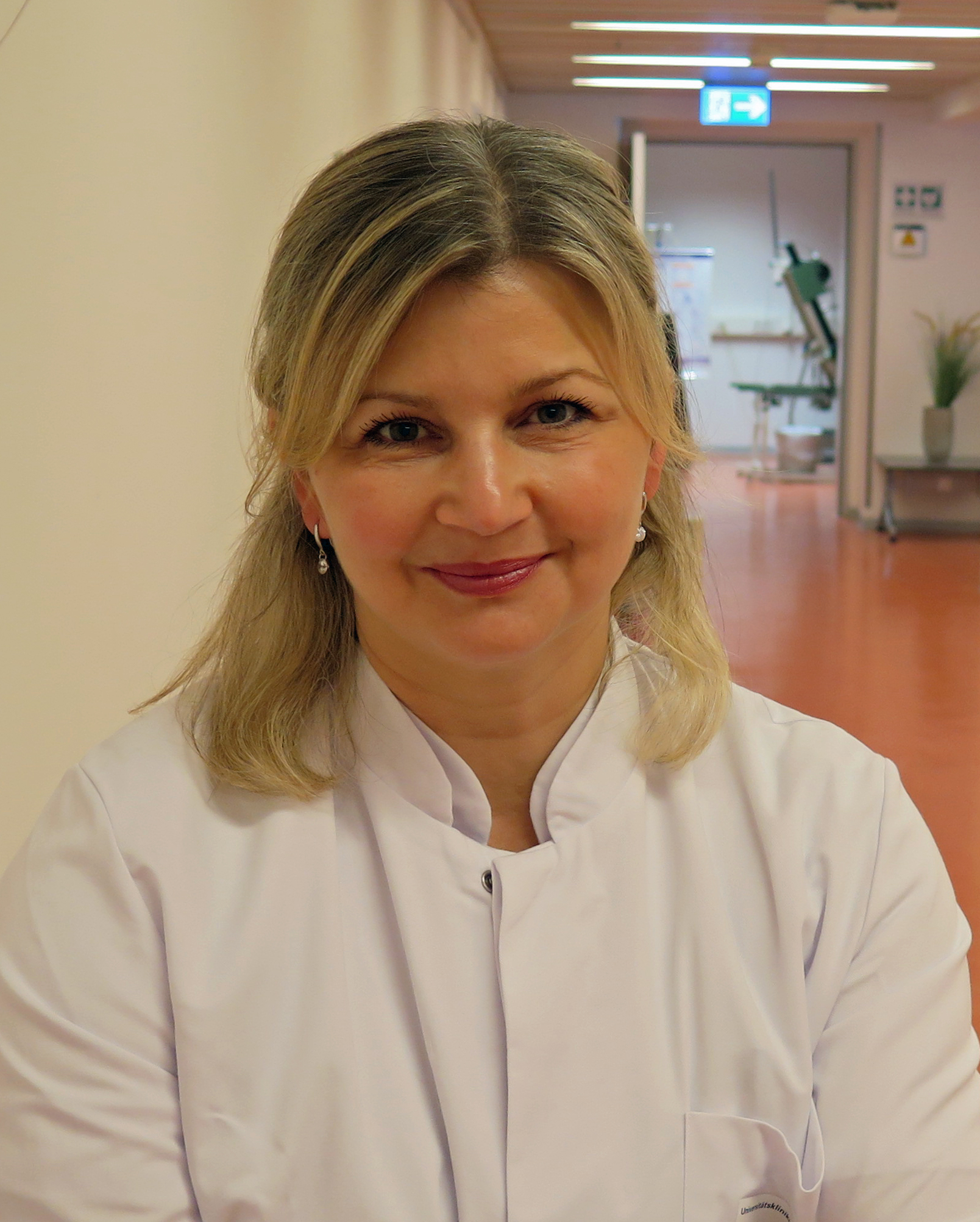 Dr. Nicola Hackenberg