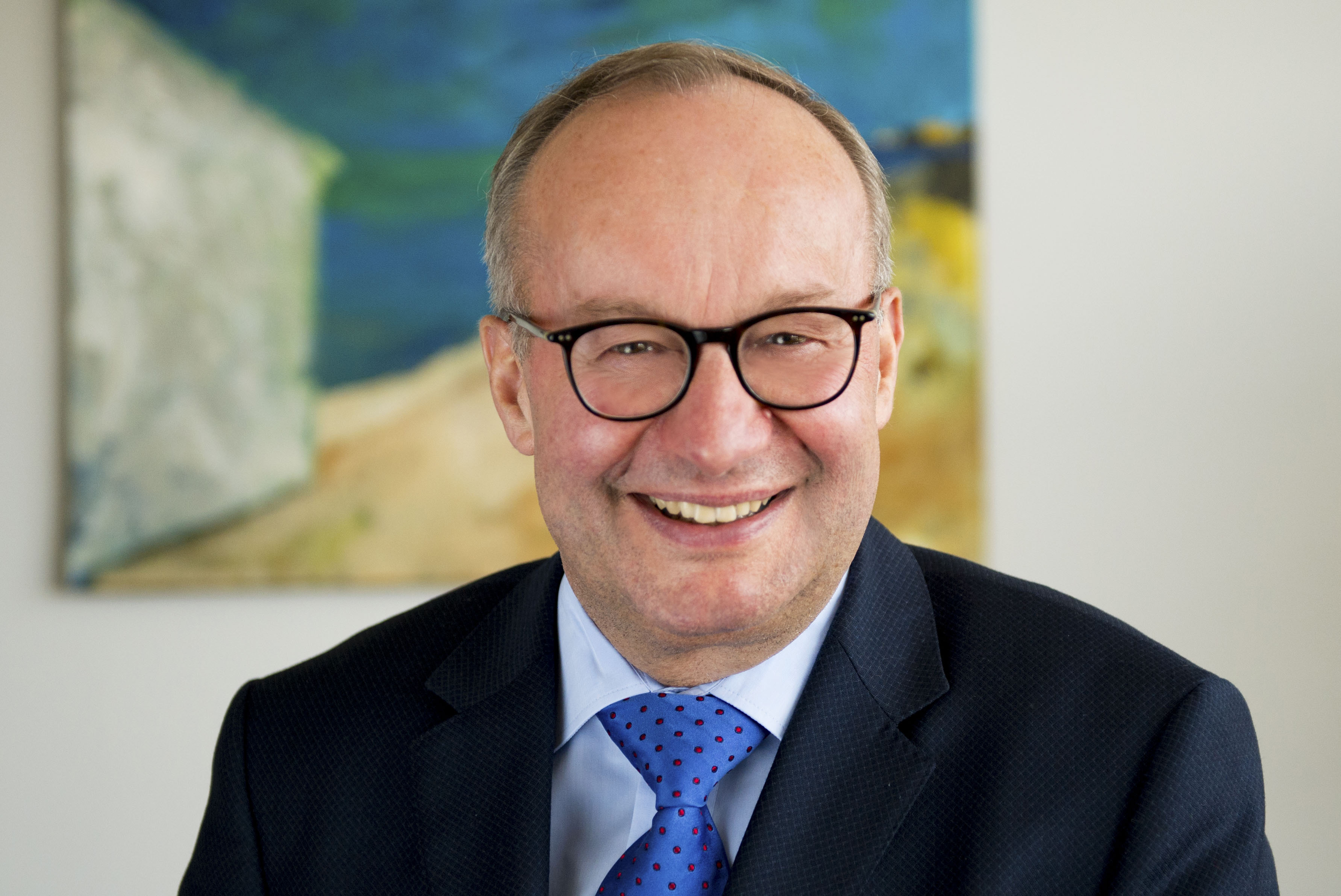 Prof. Dr. Hermann Einsele, Direktor der Medizinischen Klinik II am UKW, wurde nun als Mitglied in die Bayerische Akademie der Wissenschaften aufgenommen. Foto: UKW