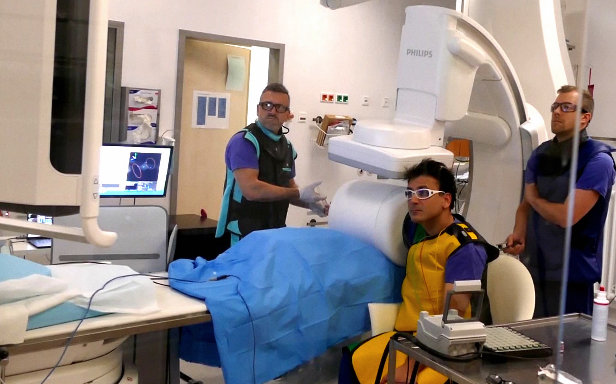 Szene der ersten MPI-Untersuchung am Menschen  