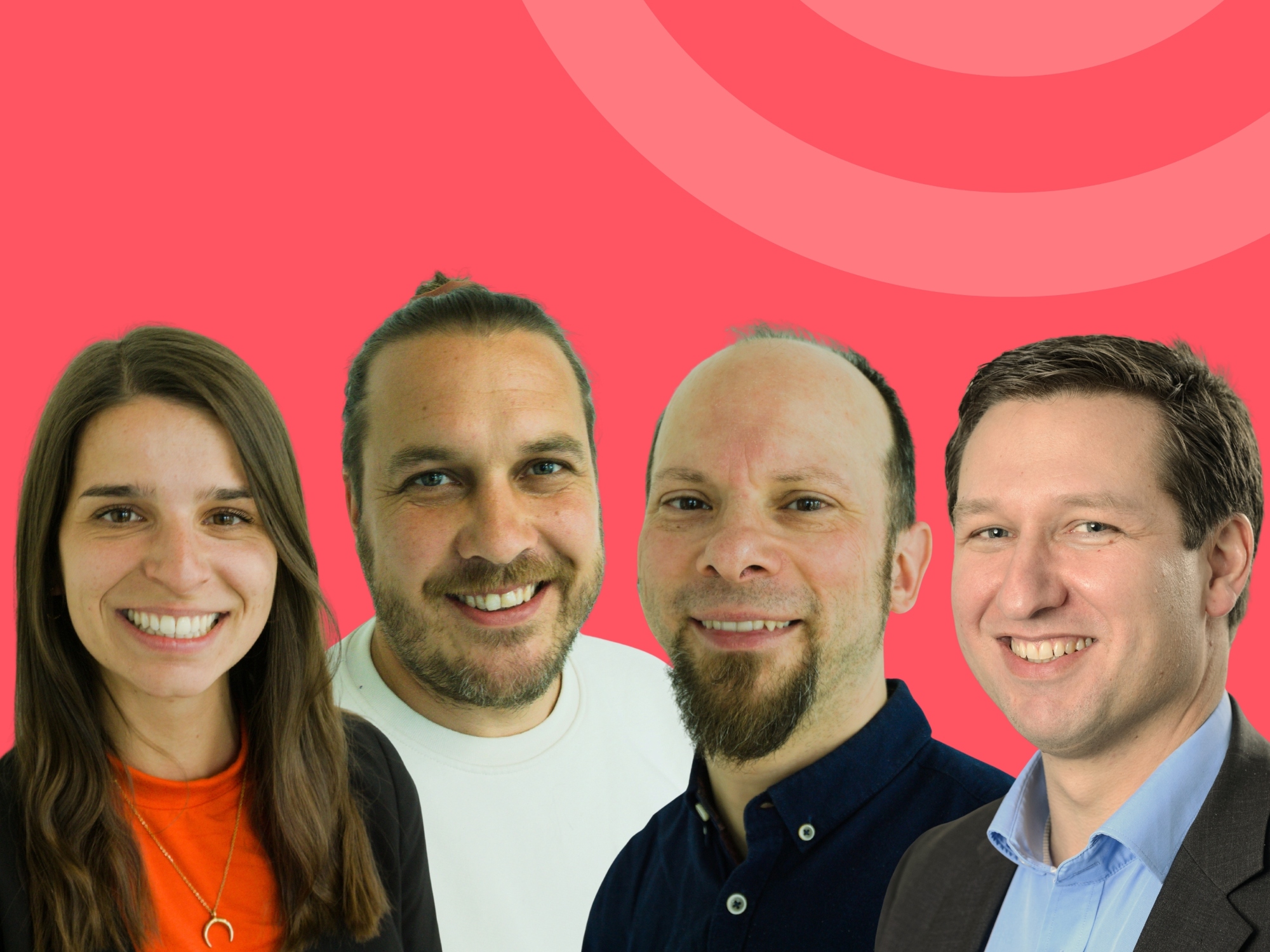 Collage der vier freigestellten Personen auf rotem Hintergrund. 