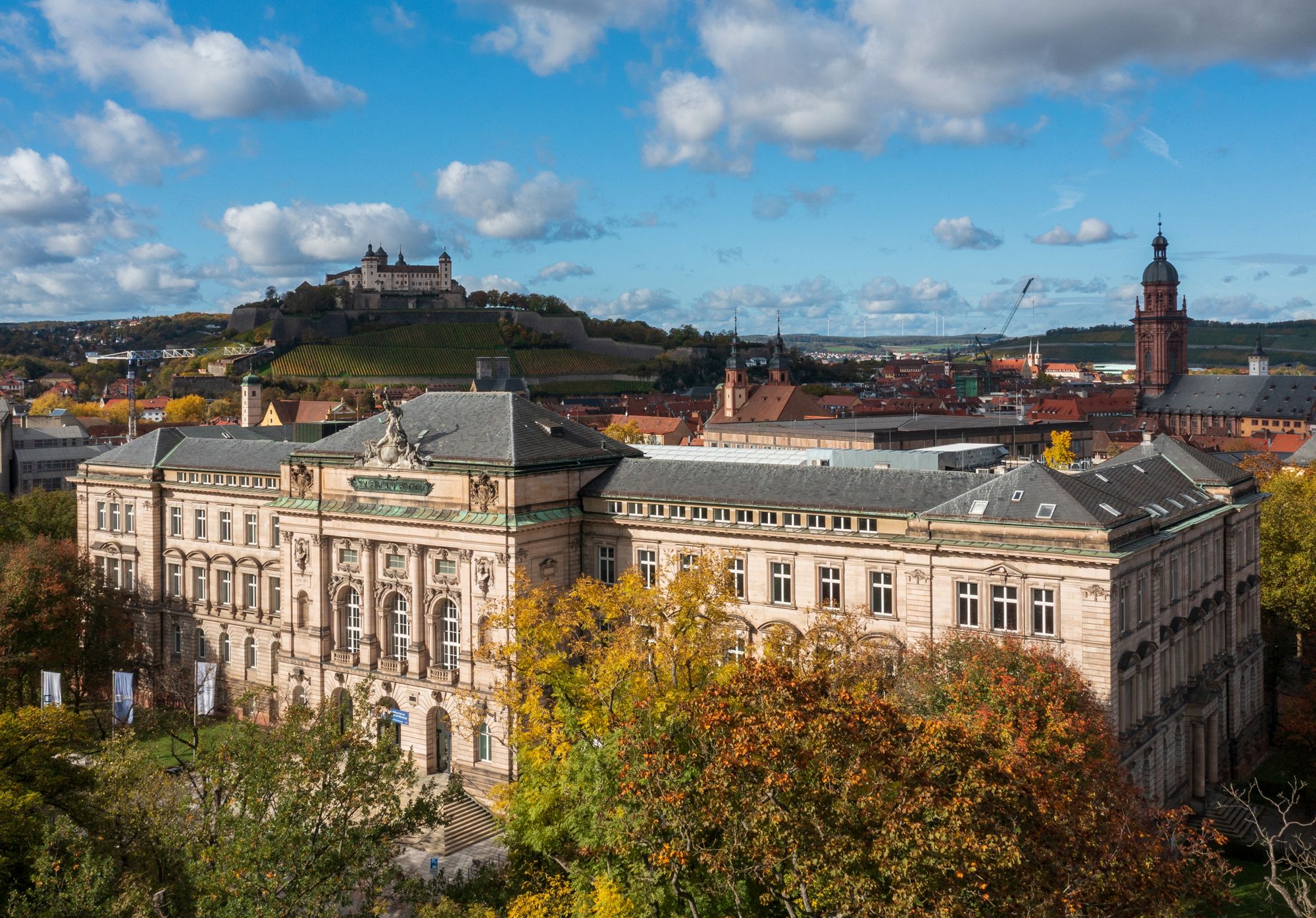 Der 28. Infektiologische Intensivkurs findet in der Würzburger Universität am Sanderring statt. Foto: Daniel Peter