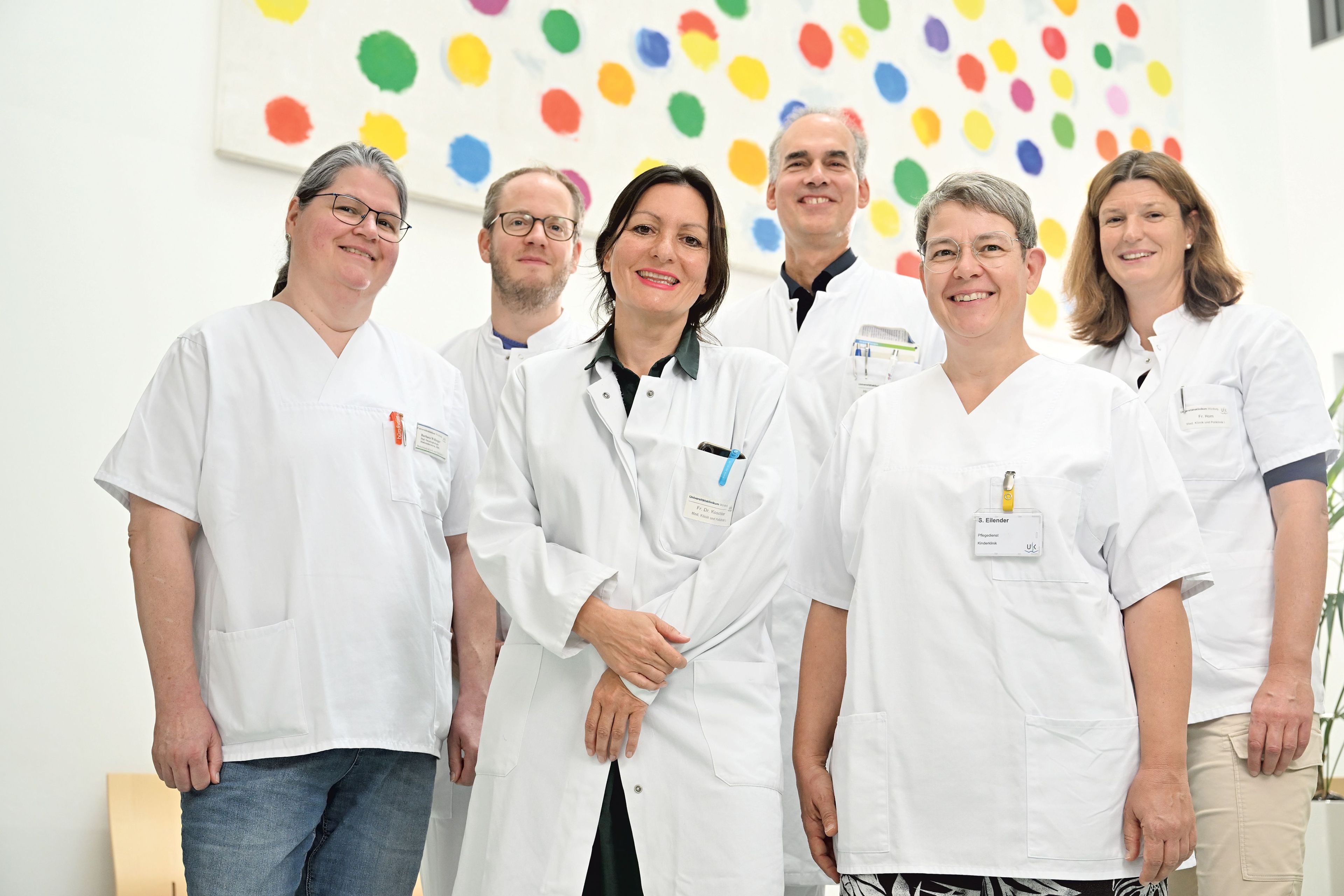 Gruppenfoto mit Frau Dr. Koschker, Herrn Prof. Fassnacht und vier weiteren Kolleg:innen.