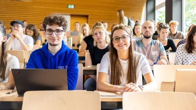 Abschluss für die Ausbildung am UKW